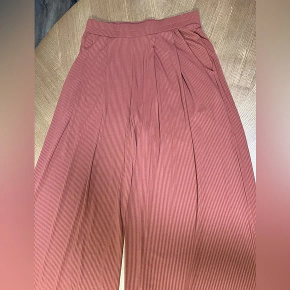 Saints and Hearts wide legged ribbed pull on pants NWT women’s size Large - Picture 4 of 5